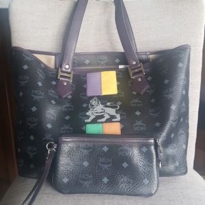 Authentic MCM Lion Shopper w/Pouch